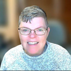 Meet your Posher, Robyn